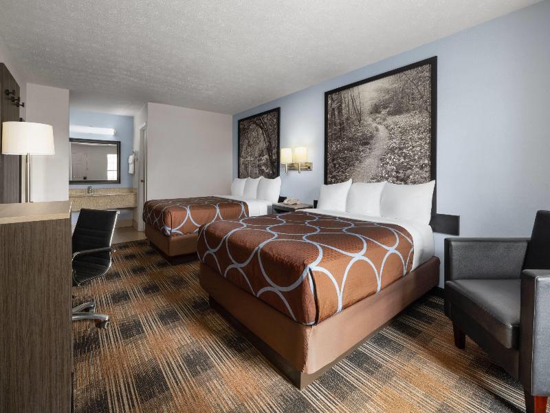 Super 8 by Wyndham Covington image