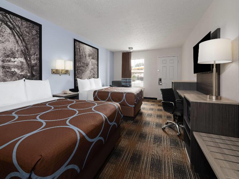 Super 8 by Wyndham Covington image
