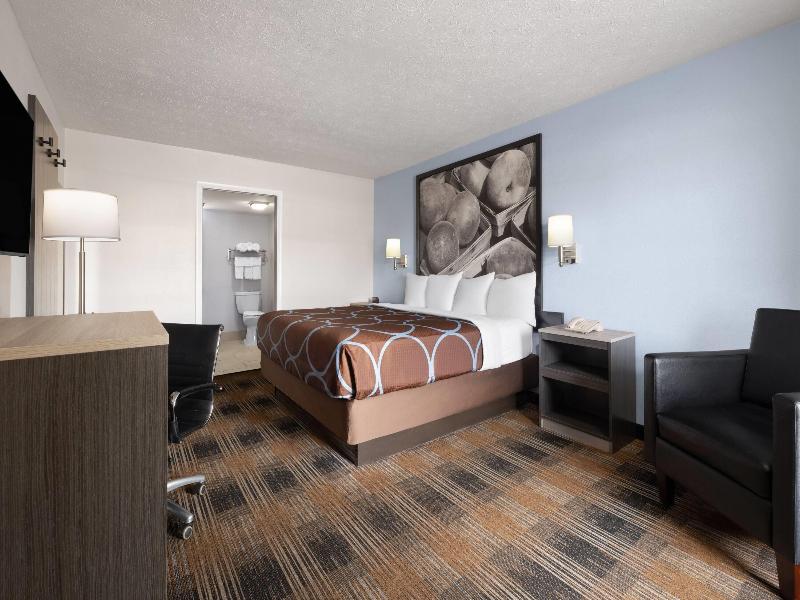 Super 8 by Wyndham Covington image