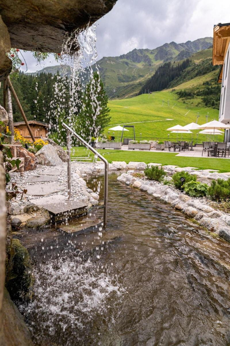 Berghotel Hochfügen image
