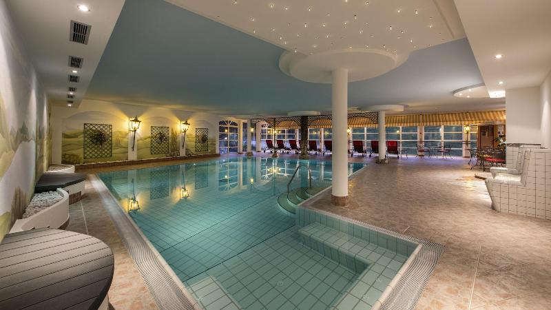 Berghotel Hochfügen image