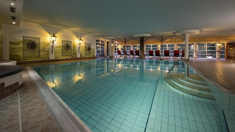 Berghotel Hochfügen image