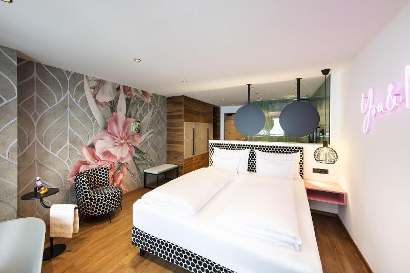 Berghotel Hochfügen image