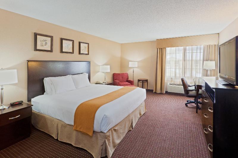 Holiday Inn Express Hotel & Suites Ashtabula-Genev image