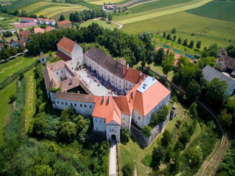 Schlosshotel Mailberg — general view