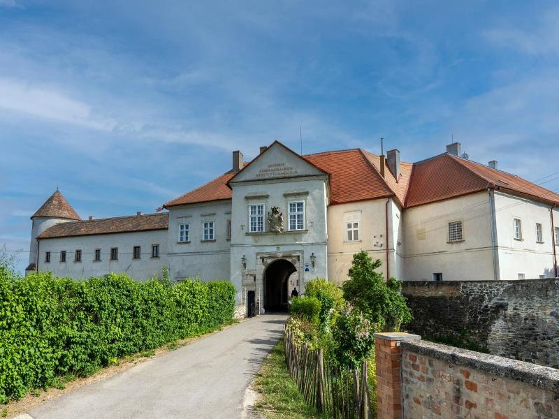Schlosshotel Mailberg image