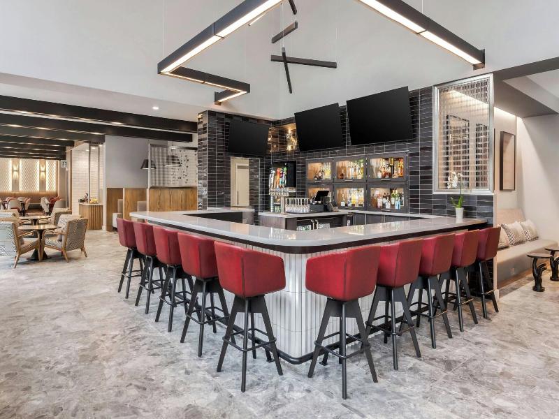 Courtyard By Marriott Athens Downtown image