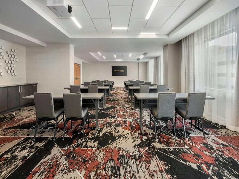 Courtyard By Marriott Athens Downtown image