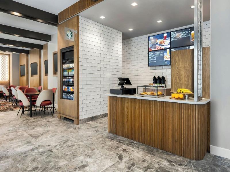 Courtyard By Marriott Athens Downtown image