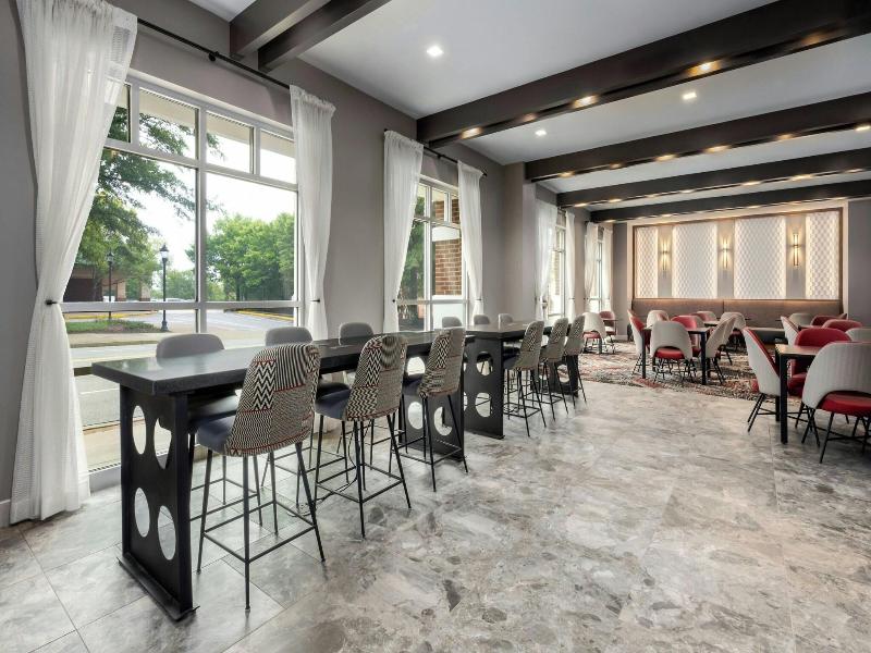 Courtyard By Marriott Athens Downtown image