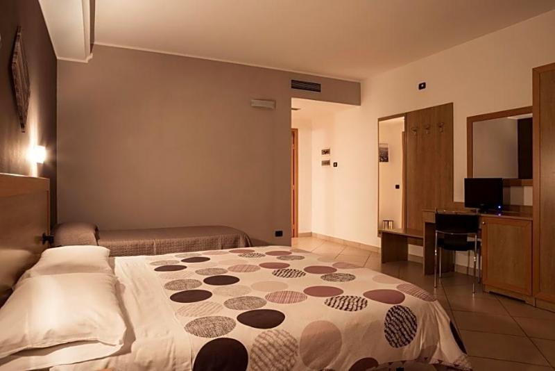 Manhattan Village Hotel image