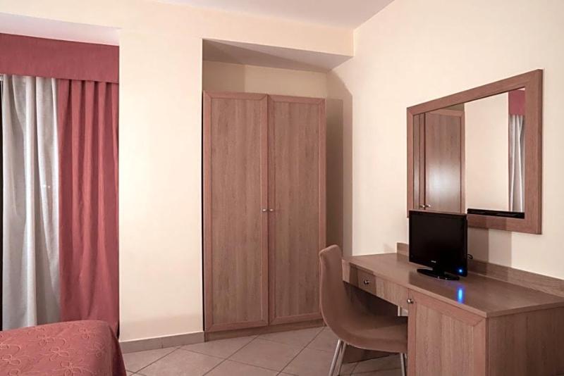 Manhattan Village Hotel image
