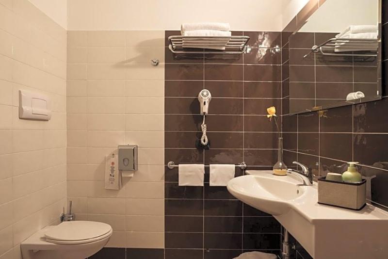Manhattan Village Hotel image
