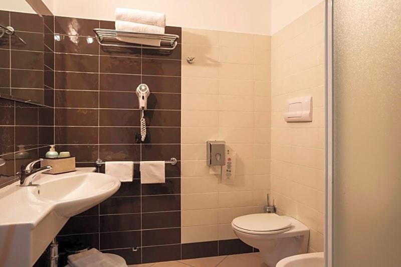 Manhattan Village Hotel image