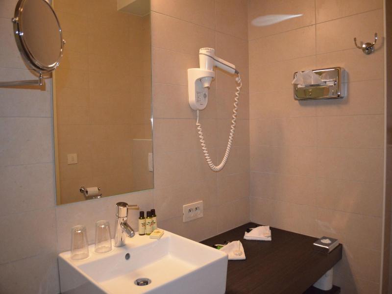 Cleythil image