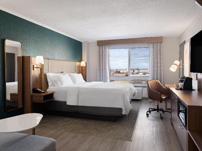 Holiday Inn Portsmouth Downtown image