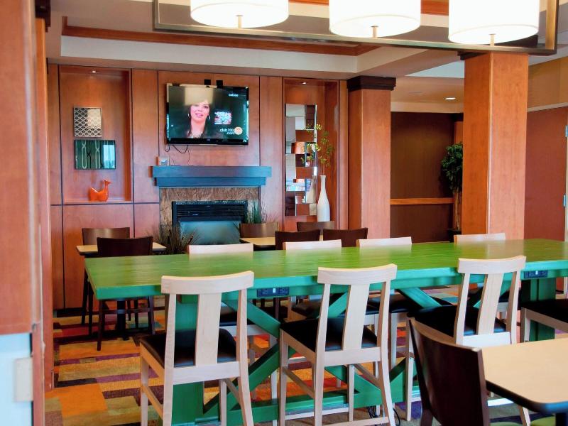 Fairfield Inn and Suites Ames image