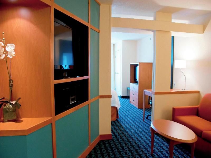Fairfield Inn and Suites Ames image