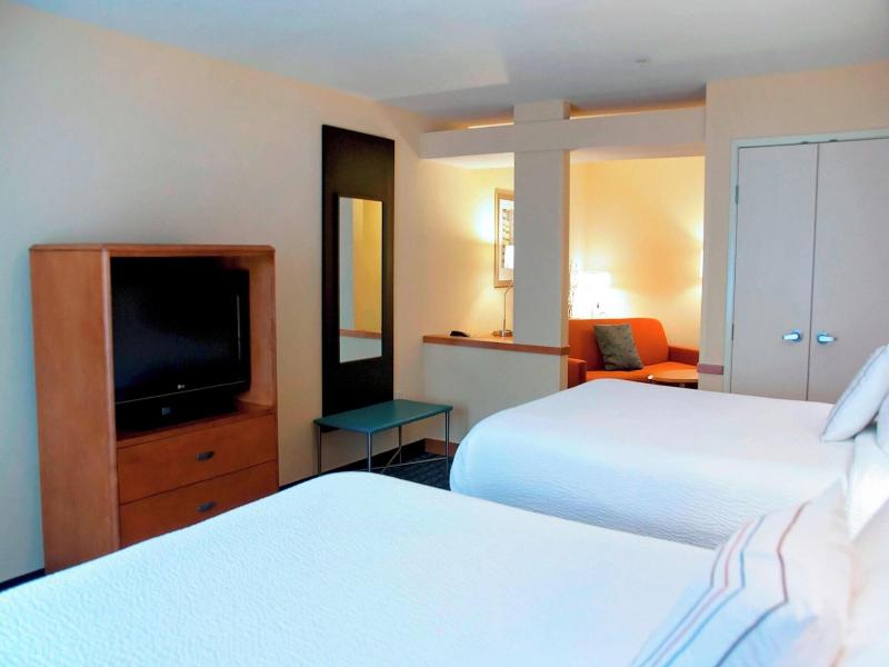 Fairfield Inn and Suites Ames image