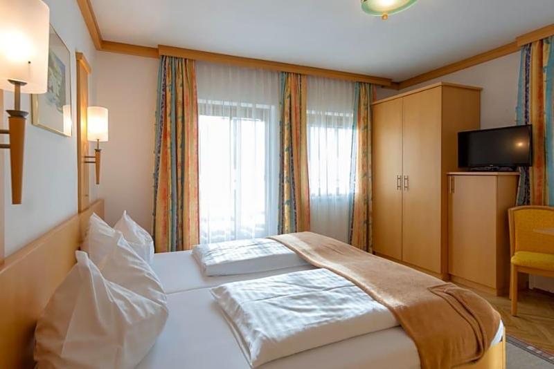 Alpenhotel Badmeister image