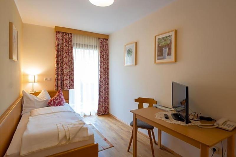 Alpenhotel Badmeister image