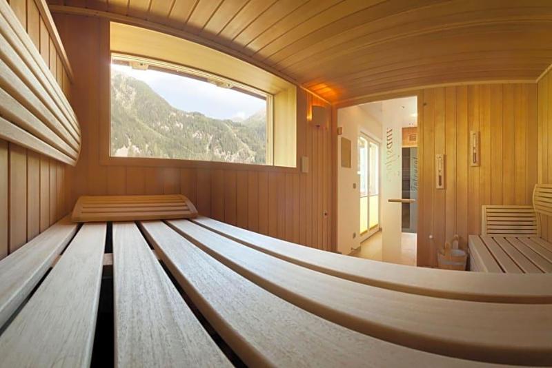 Alpenhotel Badmeister image