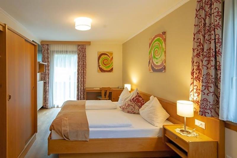 Alpenhotel Badmeister image