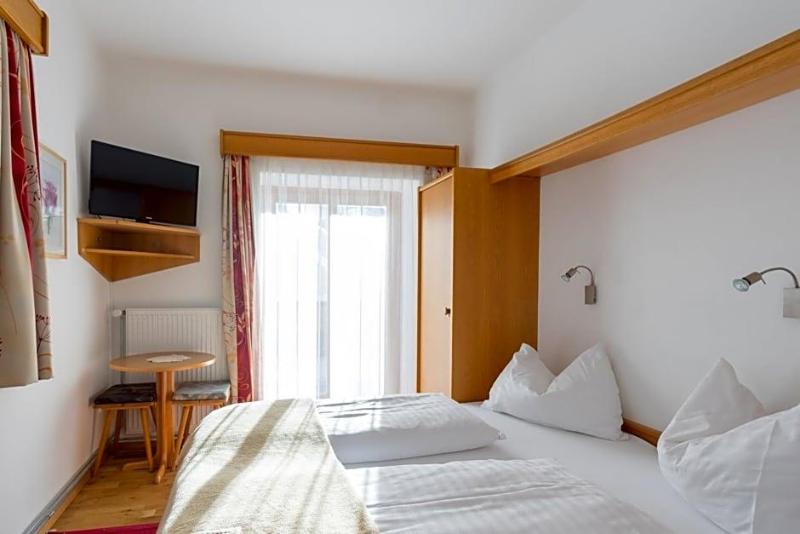 Alpenhotel Badmeister image