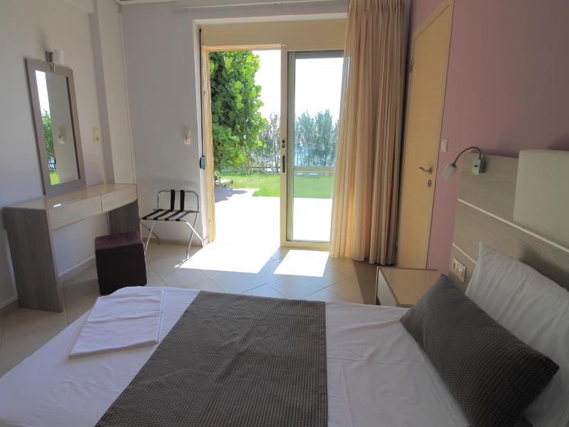 Thalassa House Apartments image