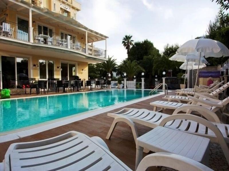 Mocambo image