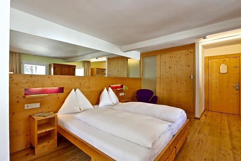 Boutique Hotel Steinerwirt image