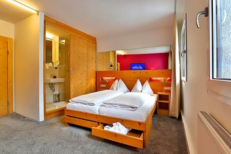 Boutique Hotel Steinerwirt image