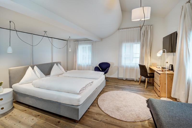 Boutique Hotel Steinerwirt image