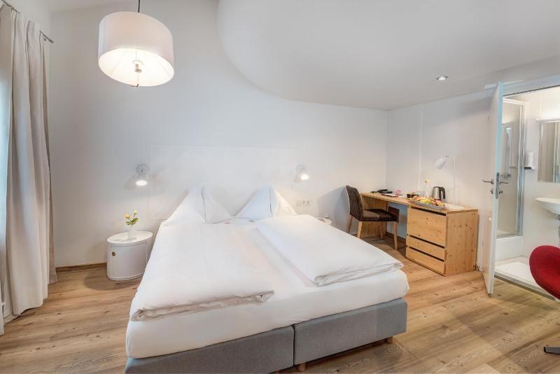 Boutique Hotel Steinerwirt image