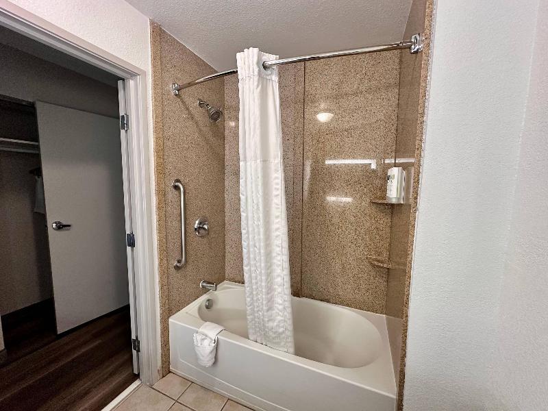 Country Inn & Suites Athens image