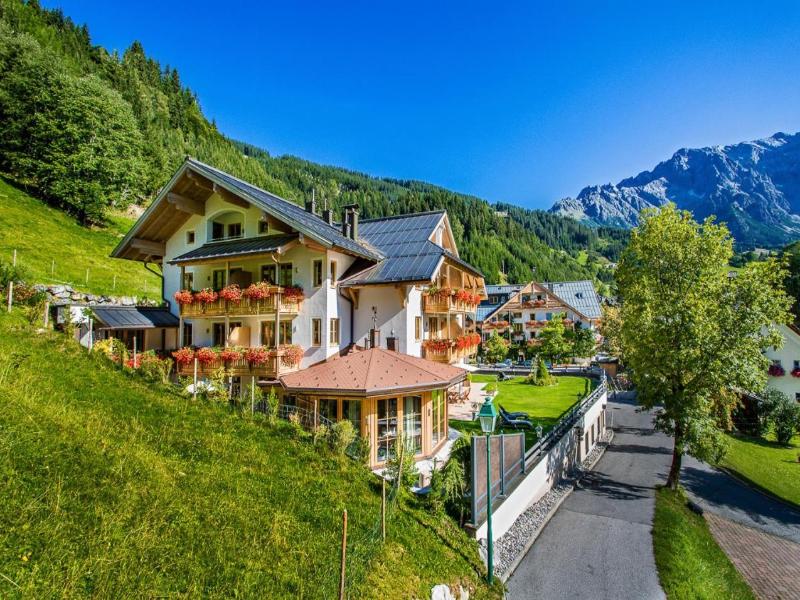 Almhof Appartments - Enzian image