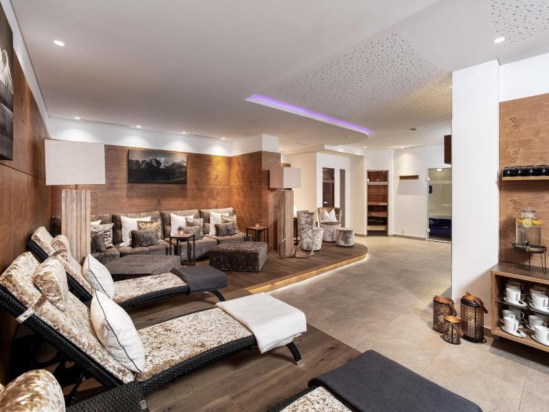 Almhof Appartments - Enzian image