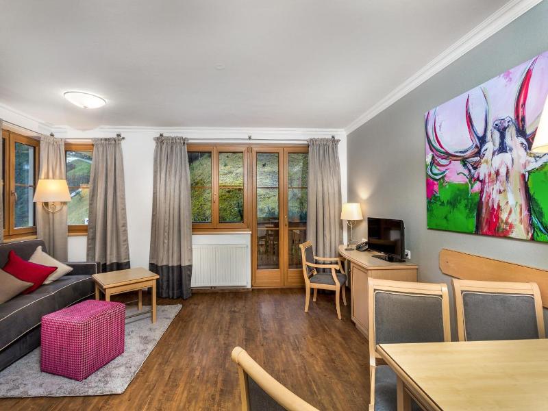 Almhof Appartments - Enzian image