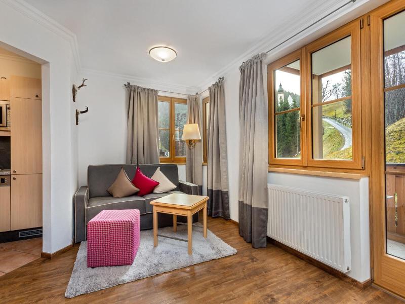 Almhof Appartments - Enzian image