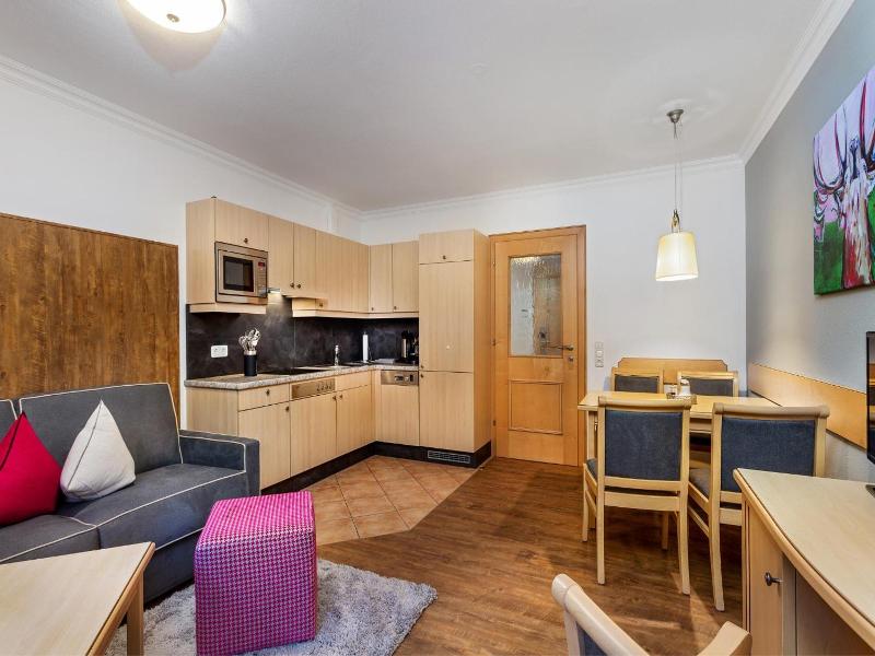 Almhof Appartments - Enzian image