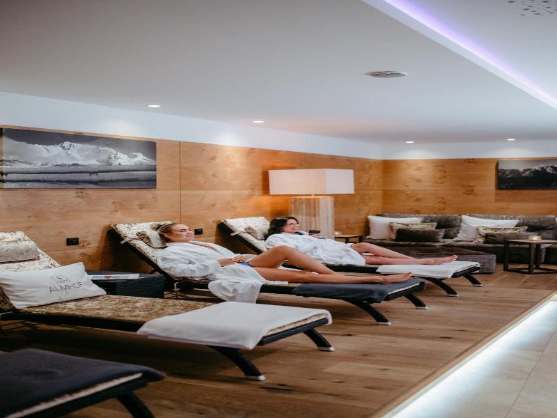 Almhof Appartments - Enzian image