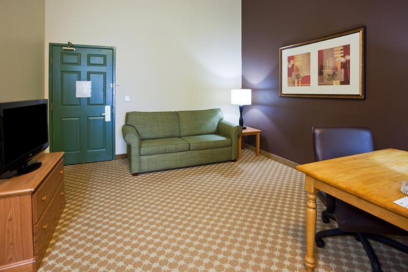Country Inn & Suites By Carlson Watertown