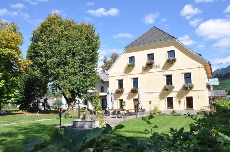 Landhotel Gut Puttererseehof image