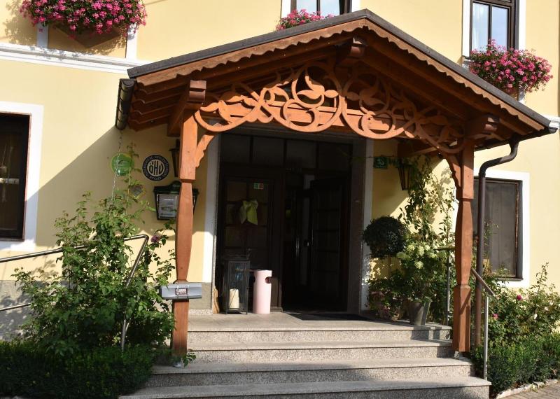 Landhotel Gut Puttererseehof image