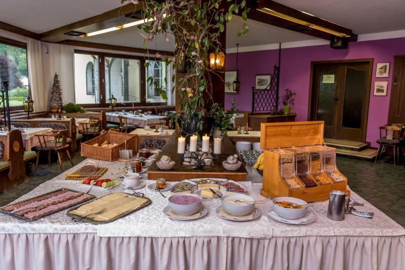 Landhotel Gut Puttererseehof image