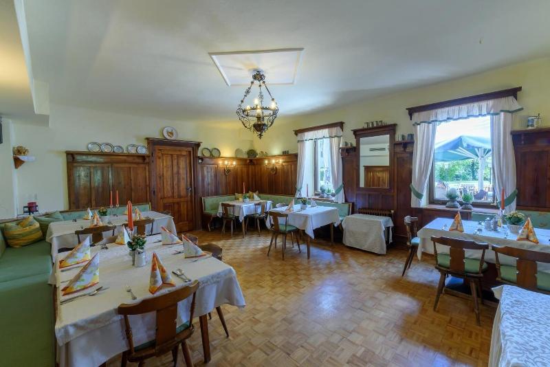 Landhotel Gut Puttererseehof image