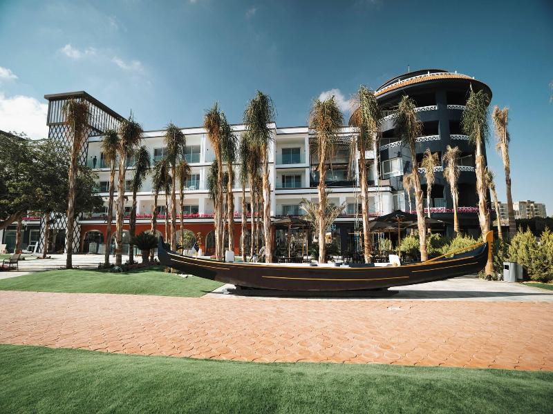 Porto Marina Resort And Spa image