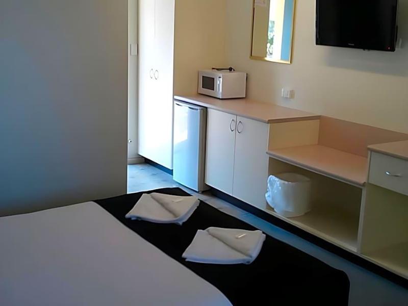 Park Drive Motel image