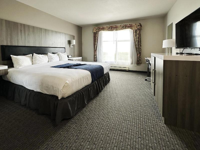 MorningGlory Hotel, Resort & Suites image