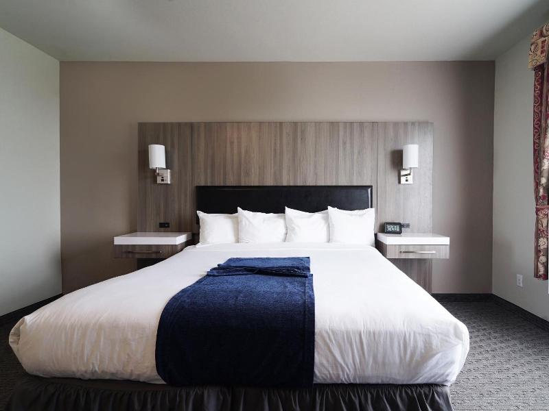 MorningGlory Hotel, Resort & Suites image